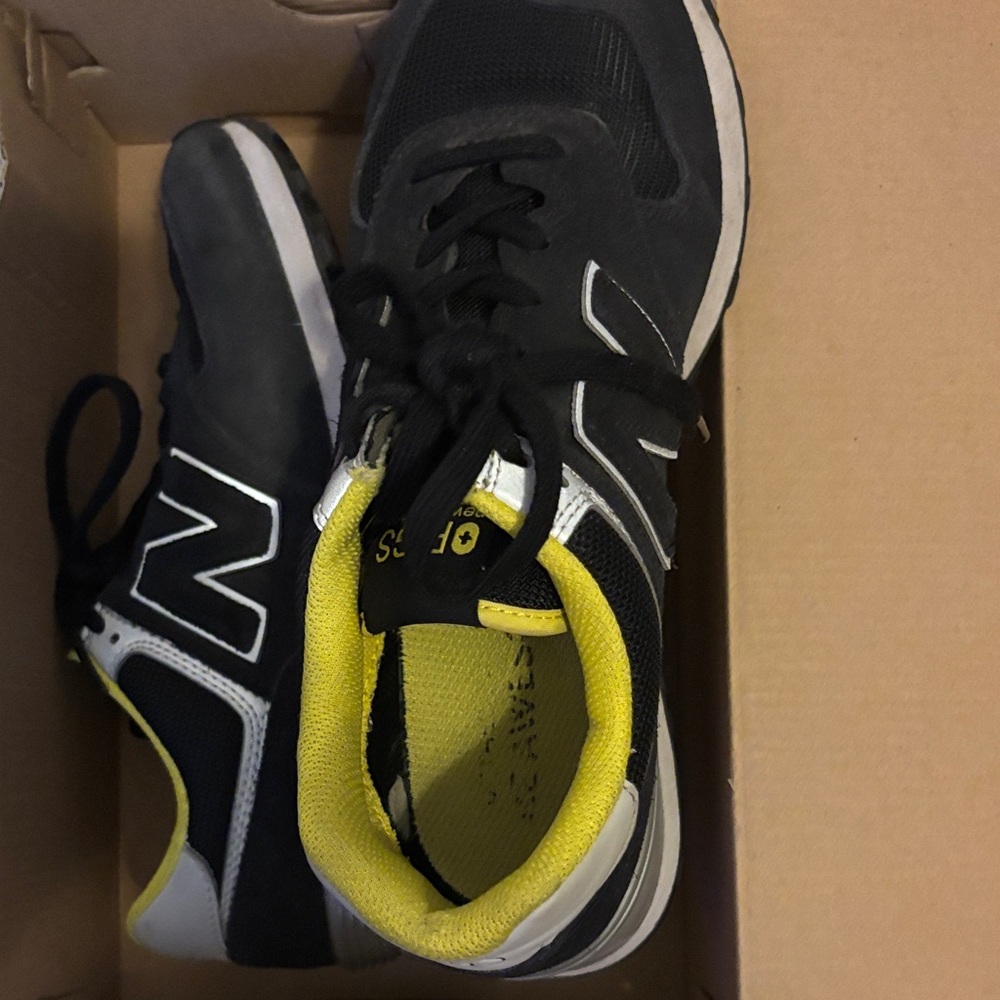 New Balance women's  Black & Yellow Running Sneakers